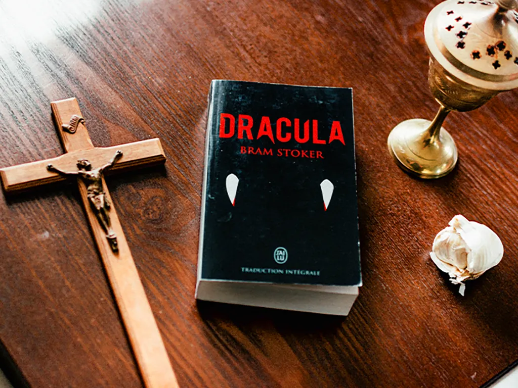Illustration de l'article Dracula, classique du roman gothique et figure mythique